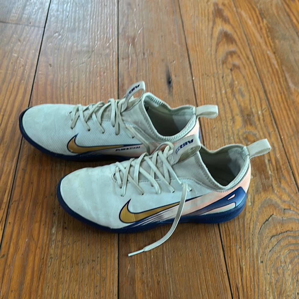 Nike youth light sky and Gold Athletic Shoes